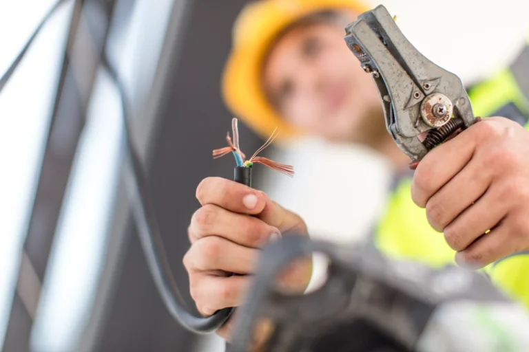 Électricien professionnel à Rugles, expert en électricité générale